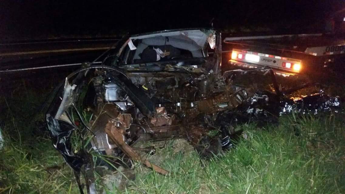 Ford Fiesta dirigido por Elvis Augusto da Silva, responsável pela colisão na noite desta segunda-feira, 15